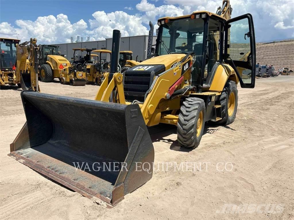 CAT 440 反鏟裝載機