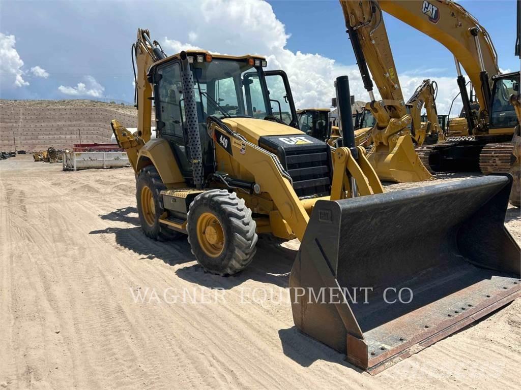 CAT 440 反鏟裝載機