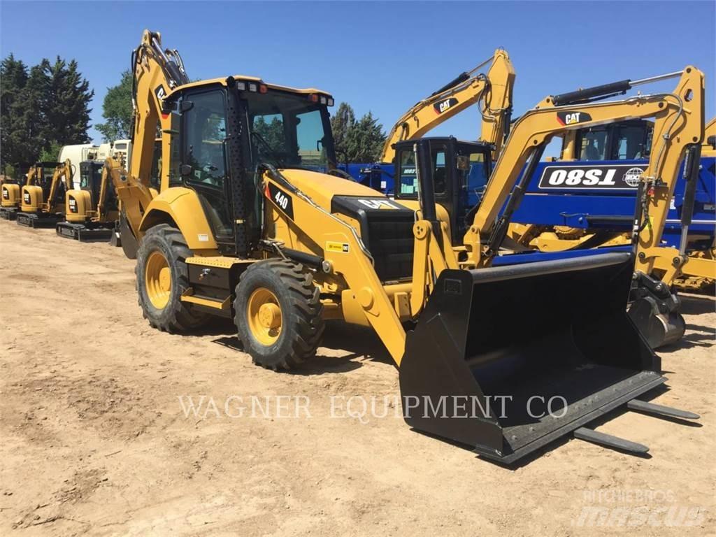 CAT 440 反鏟裝載機