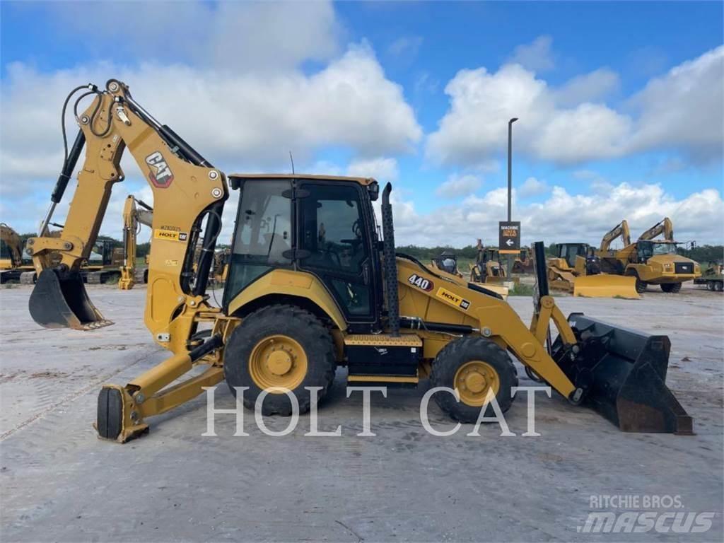 CAT 440 C4E 反鏟裝載機