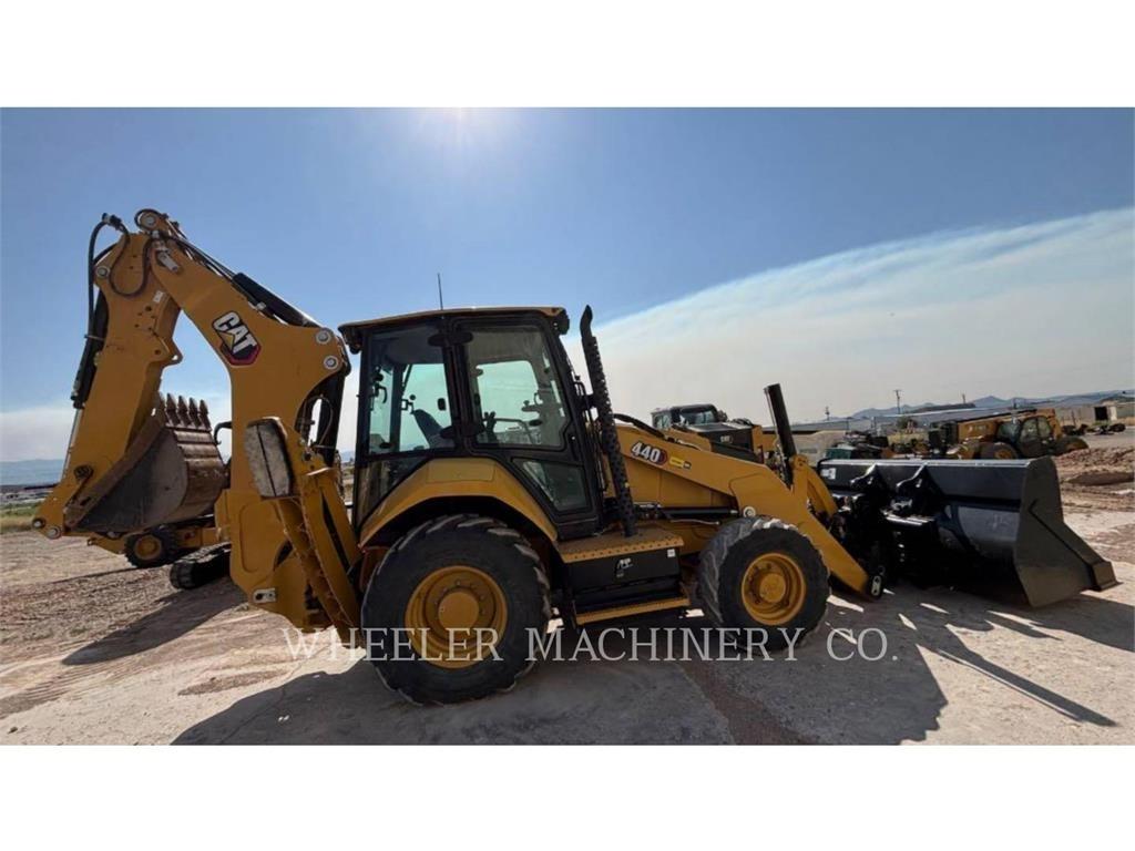 CAT 440 IT 反鏟裝載機