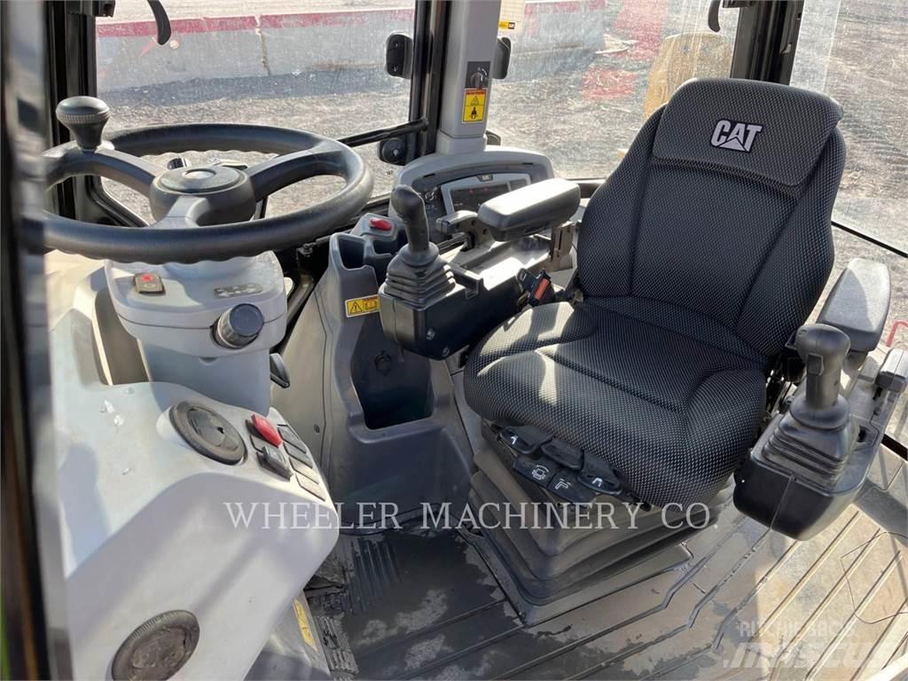 CAT 440 TH 反鏟裝載機
