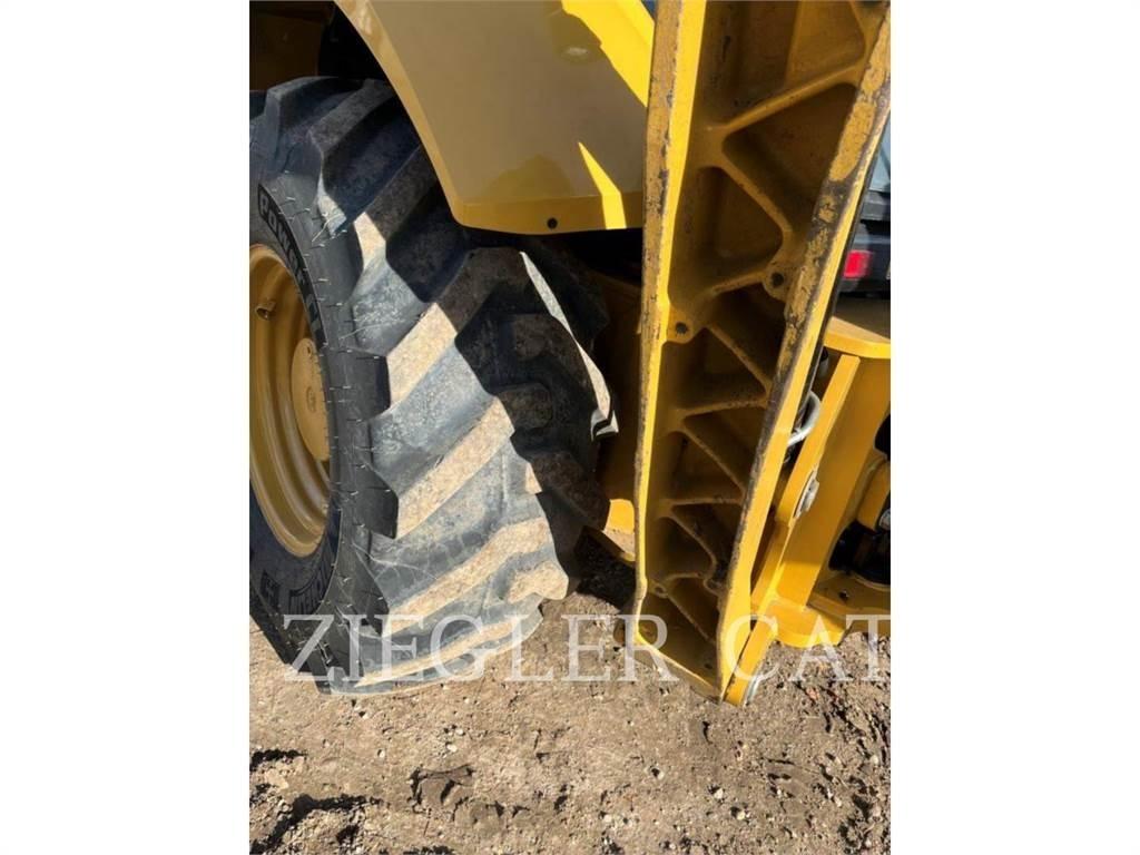 CAT 440IT 反鏟裝載機