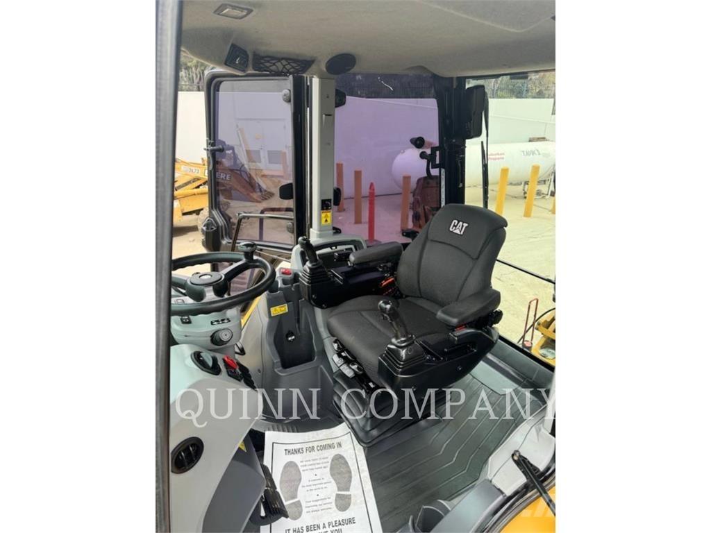 CAT 450 反鏟裝載機
