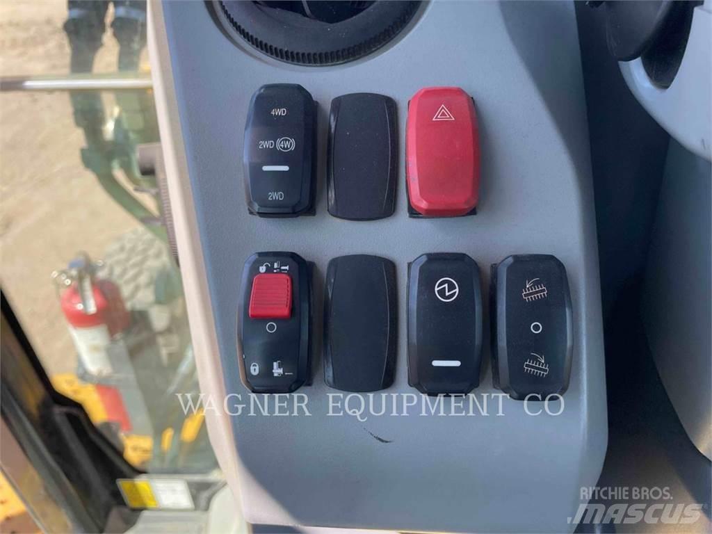 CAT 450 IT 反鏟裝載機