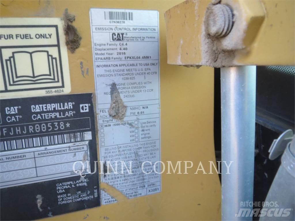 CAT 450F 反鏟裝載機