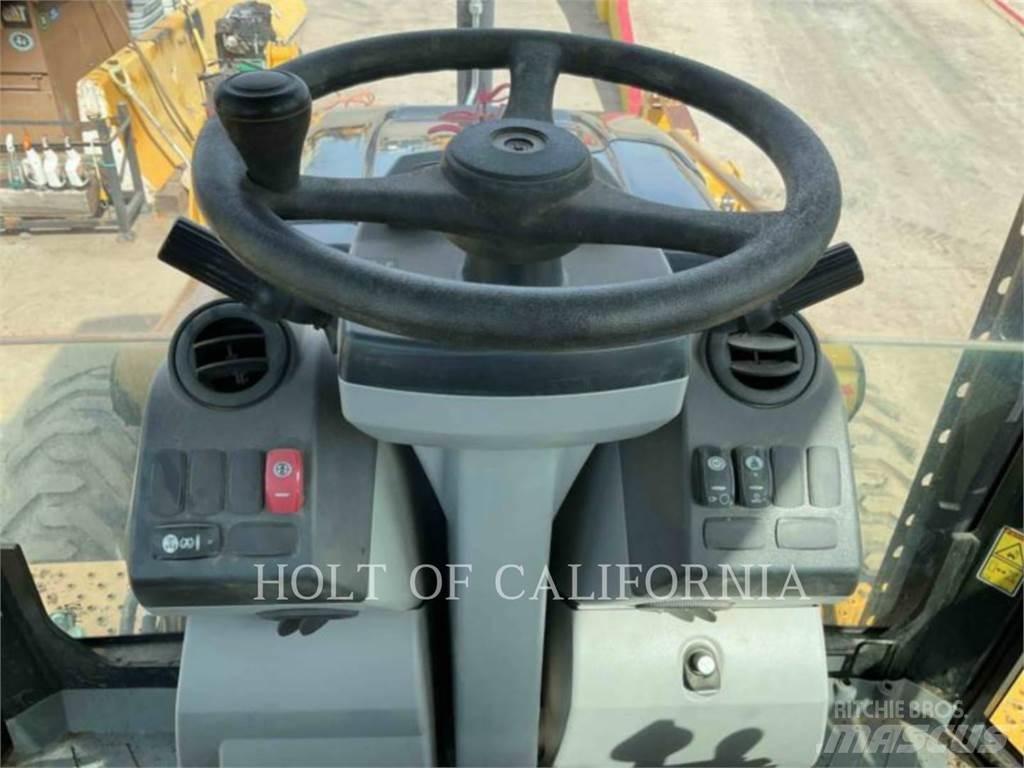 CAT 450F 反鏟裝載機