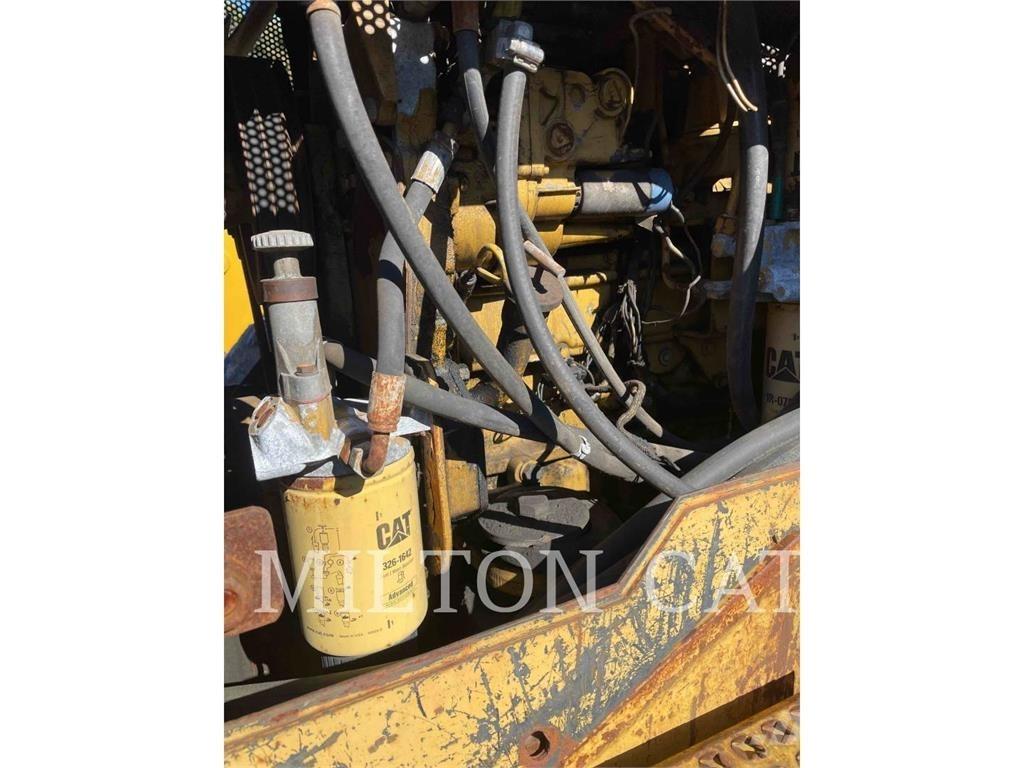 CAT 525B 集材機
