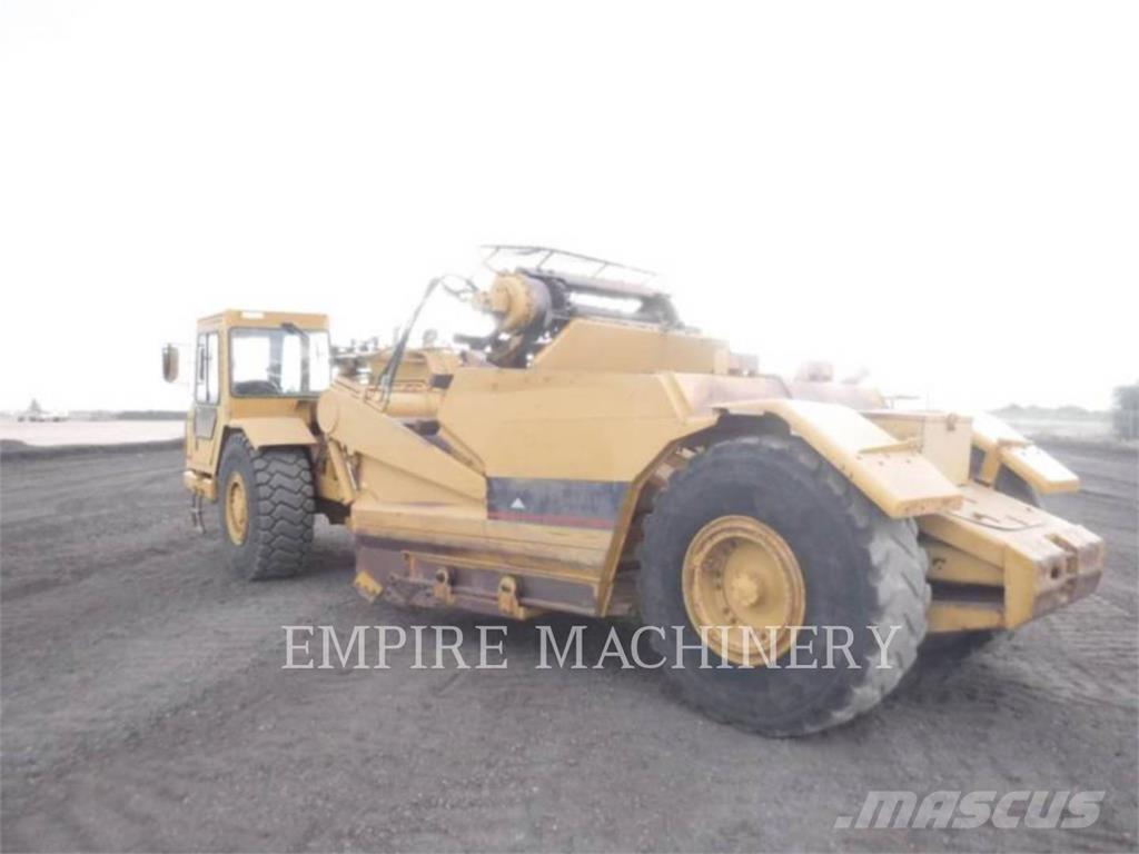 CAT 613C 刮土機