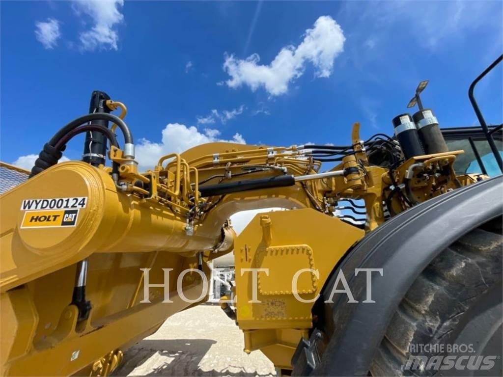 CAT 621 刮土機