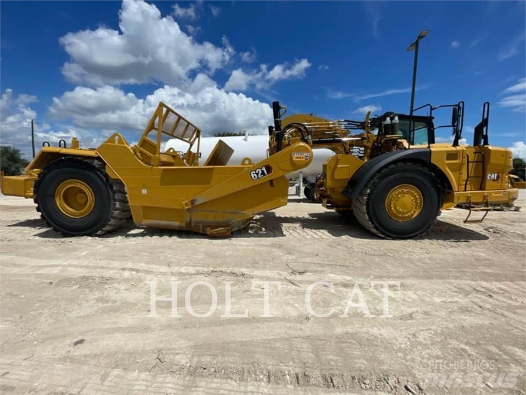 CAT 621 刮土機