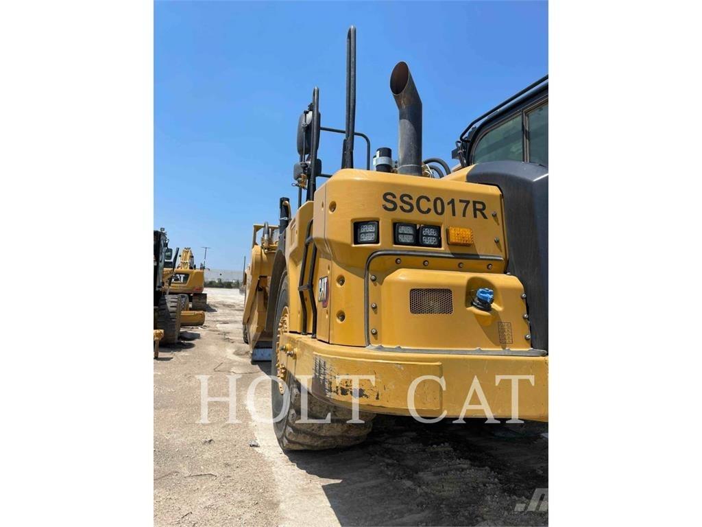 CAT 621 刮土機