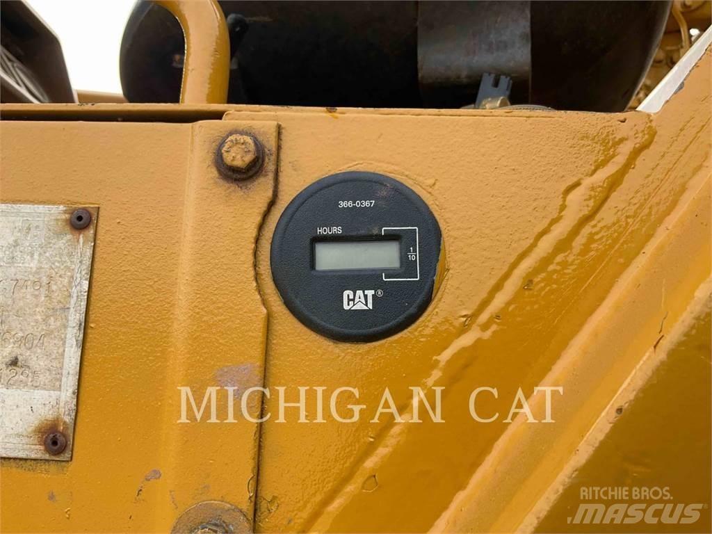 CAT 621E 刮土機