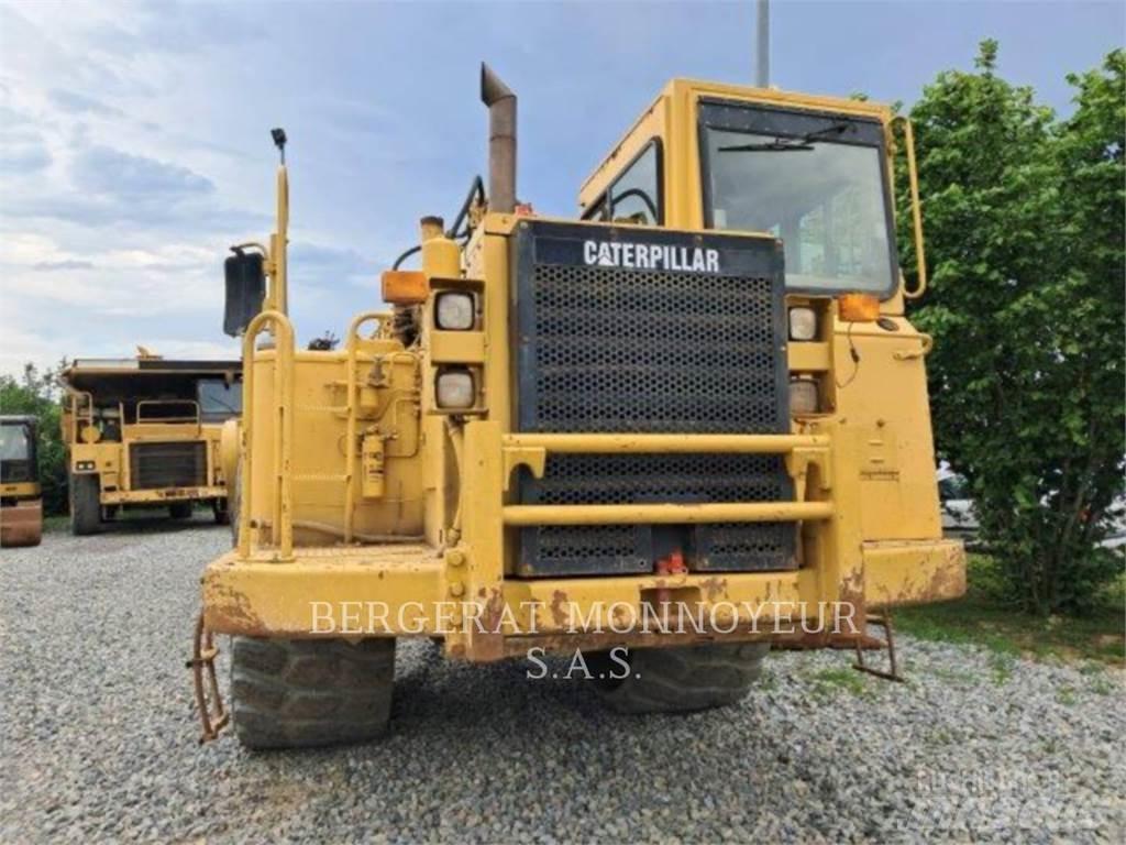 CAT 621F 刮土機