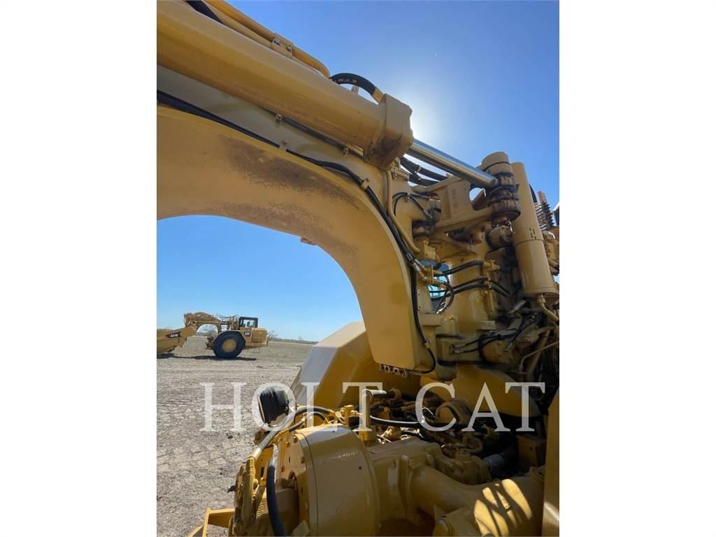 CAT 621G 刮土機