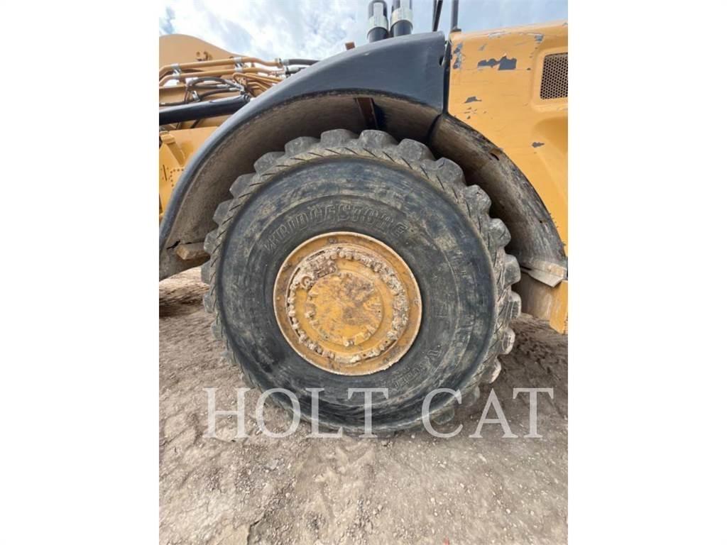CAT 621K 刮土機