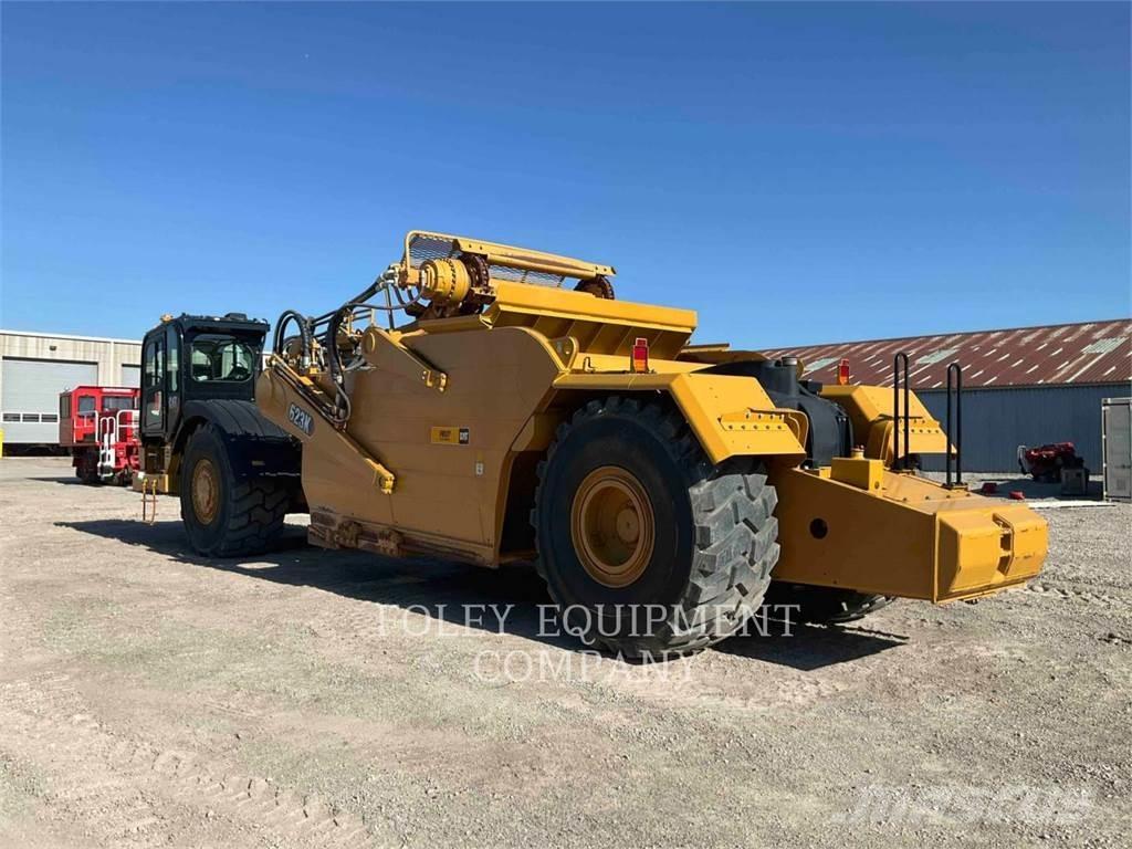 CAT 623K 刮土機