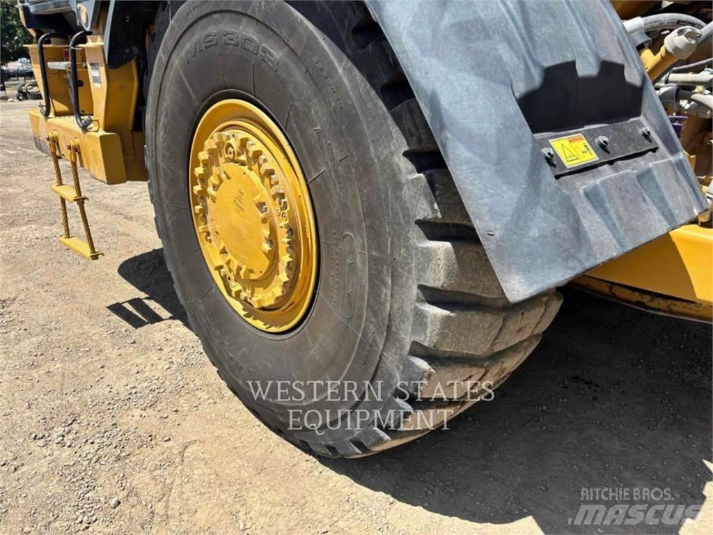 CAT 623K 刮土機