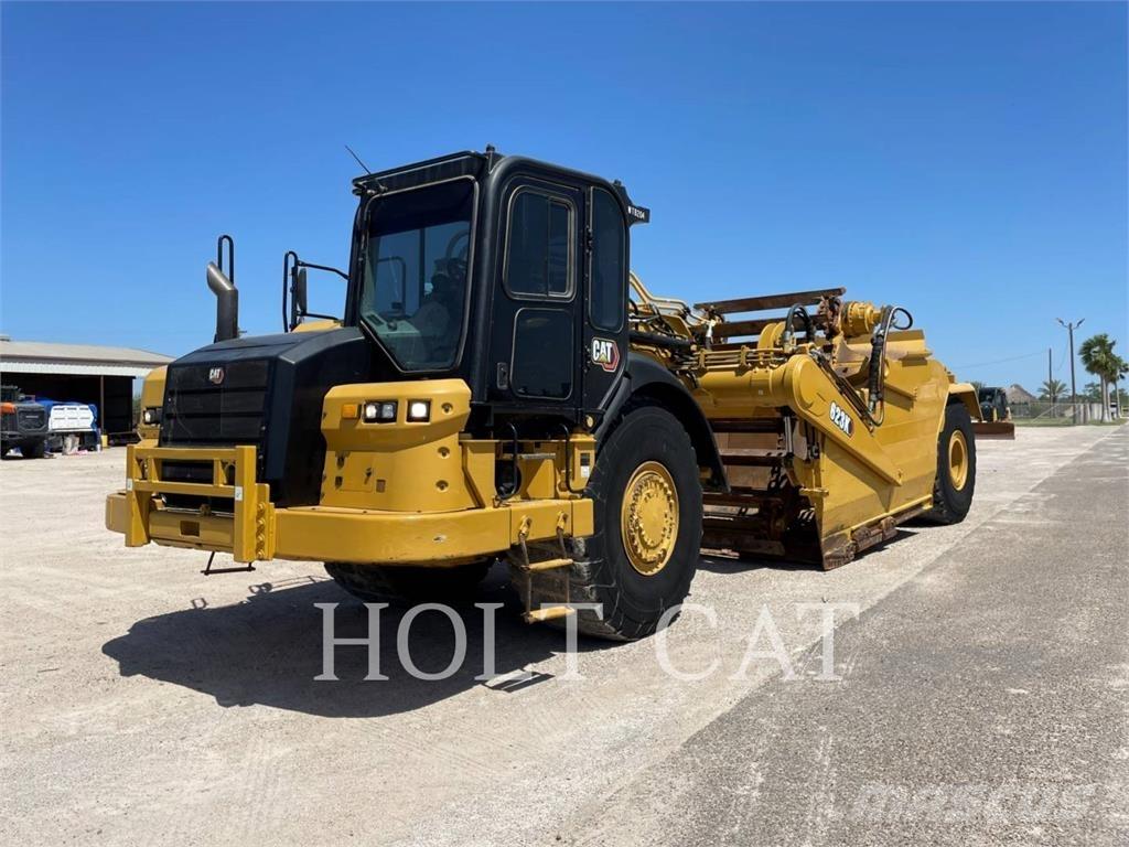 CAT 623K 刮土機