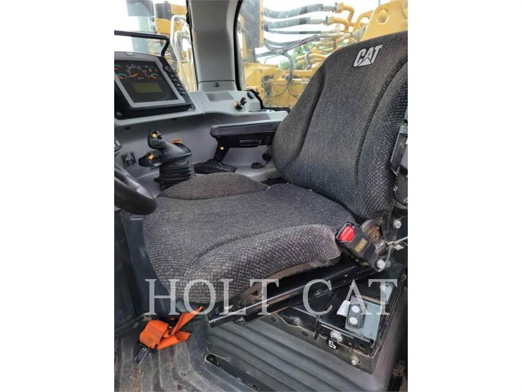 CAT 627K 刮土機