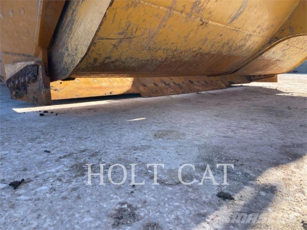 CAT 631 刮土機