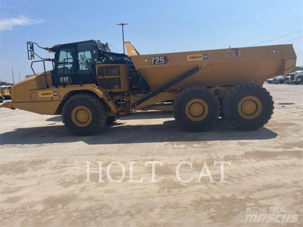 CAT 725 鉸接式起吊車