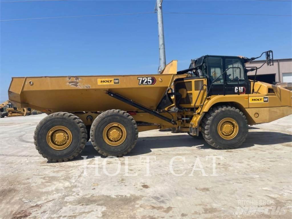 CAT 725 鉸接式起吊車