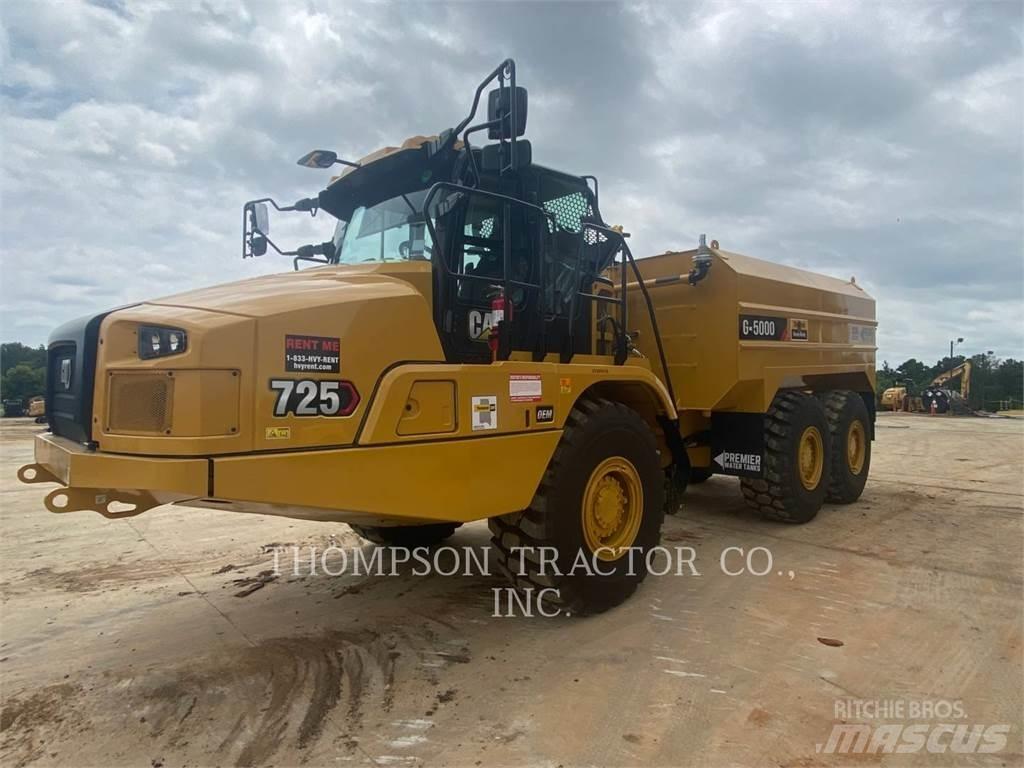 CAT 725 鉸接式起吊車