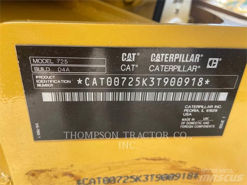 CAT 725 鉸接式起吊車