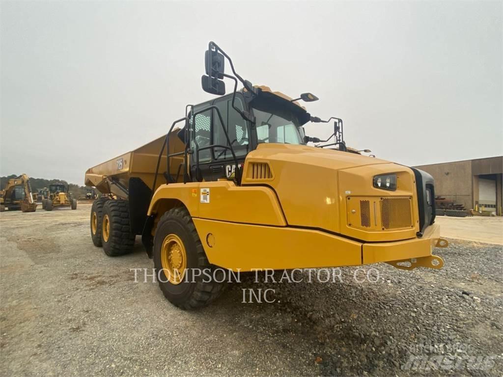 CAT 725 鉸接式起吊車