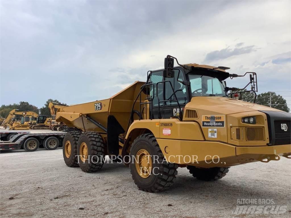 CAT 725 鉸接式起吊車