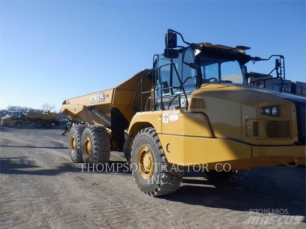 CAT 725 鉸接式起吊車