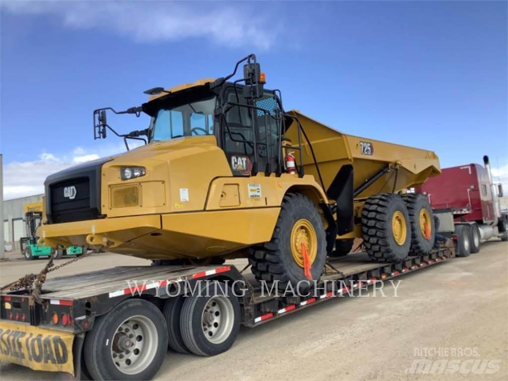 CAT 725 鉸接式起吊車