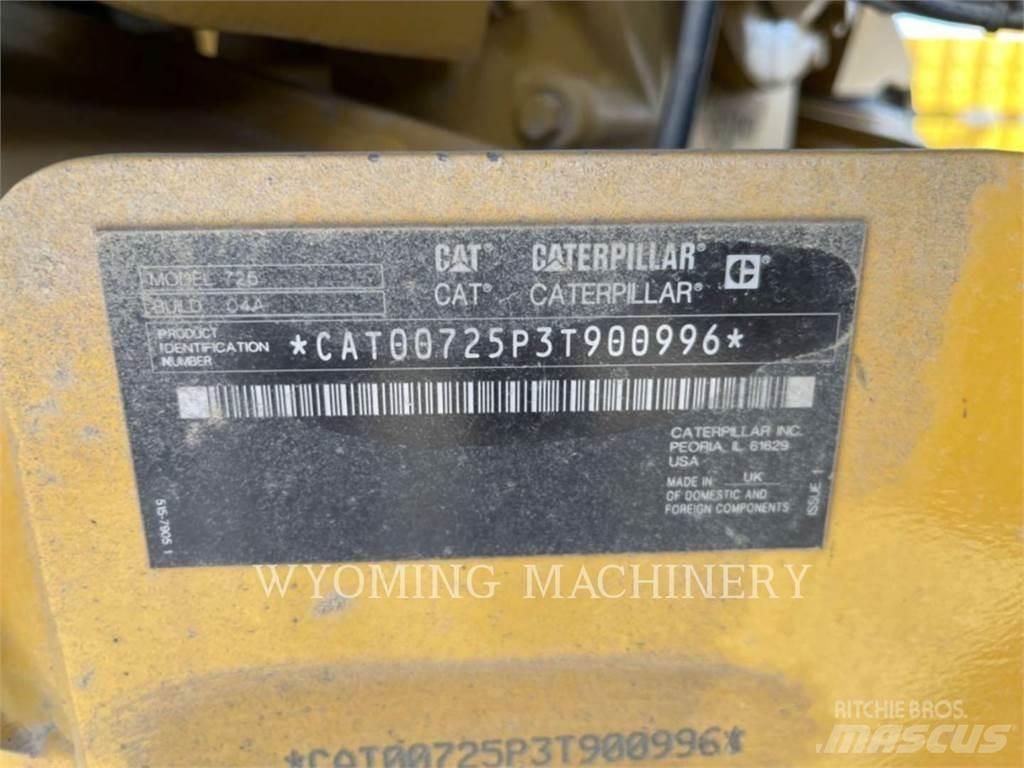 CAT 725 鉸接式起吊車