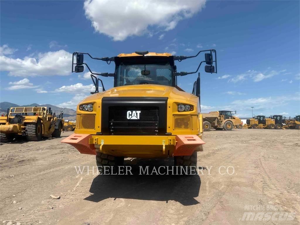 CAT 725 鉸接式起吊車