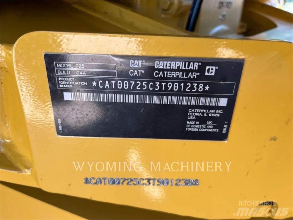 CAT 725 鉸接式起吊車