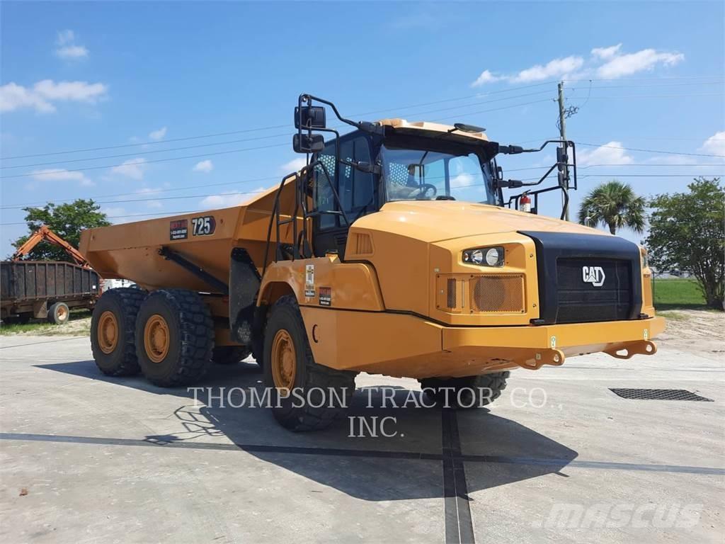 CAT 725 鉸接式起吊車