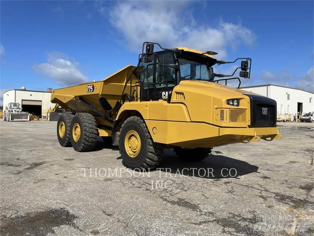 CAT 725 鉸接式起吊車
