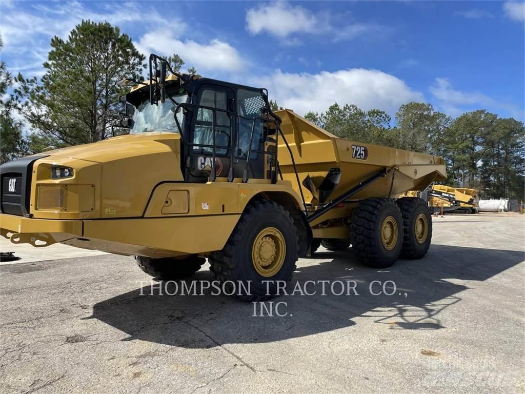 CAT 725 鉸接式起吊車