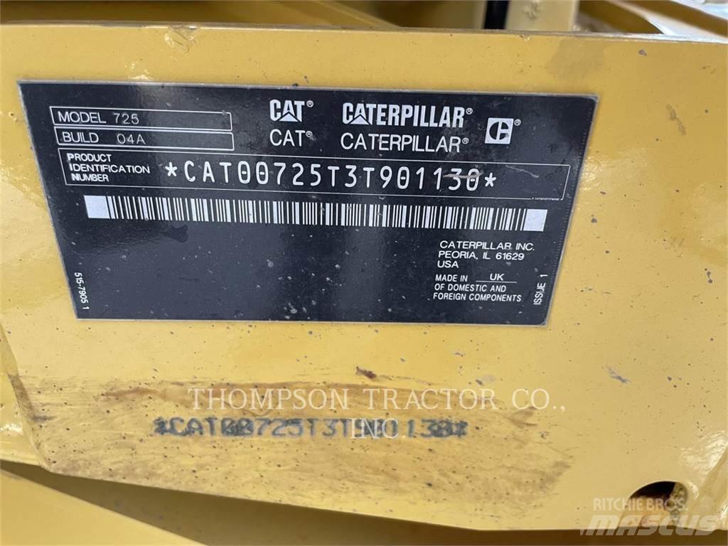 CAT 725 鉸接式起吊車