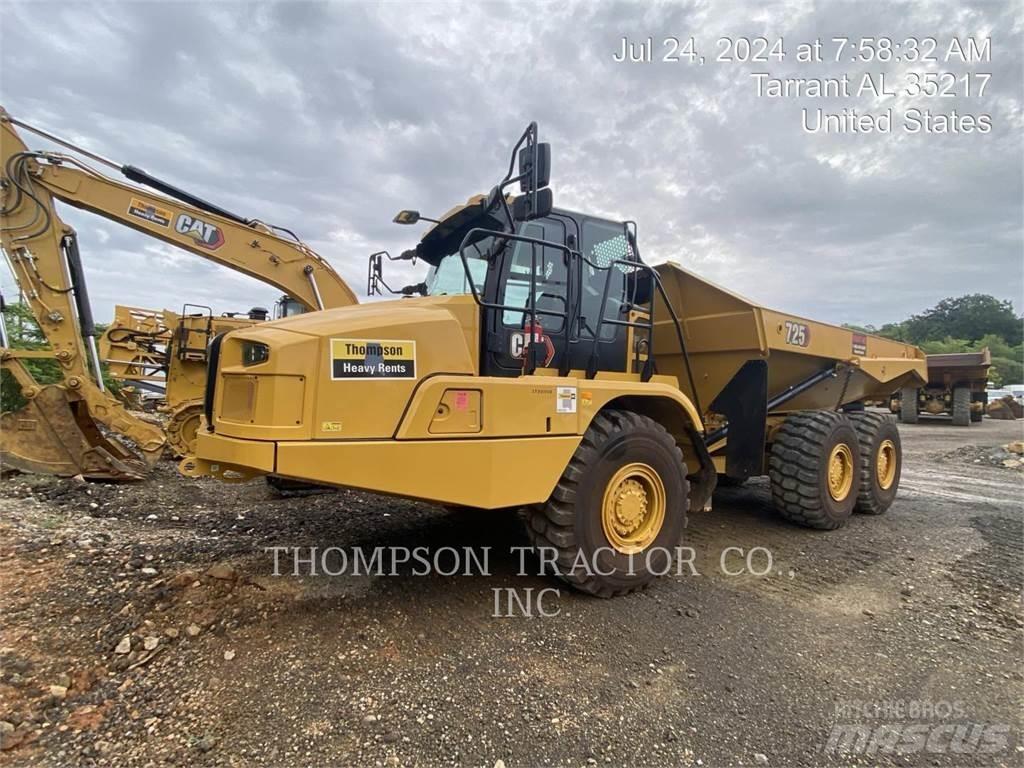 CAT 725 鉸接式起吊車