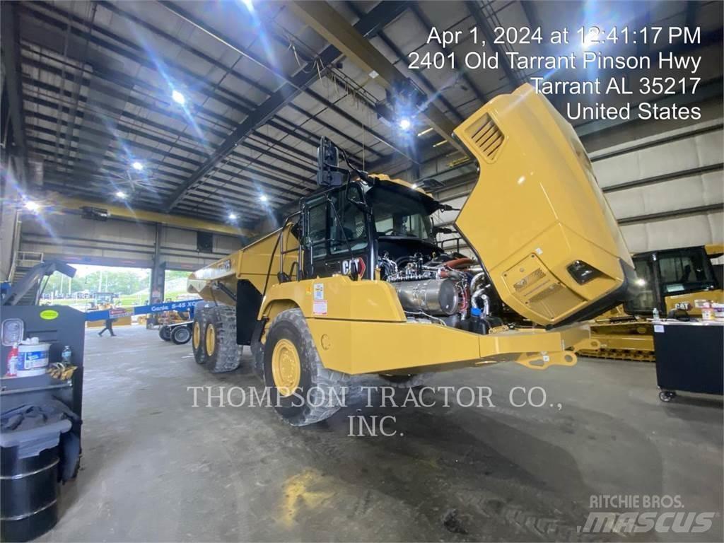 CAT 725 鉸接式起吊車