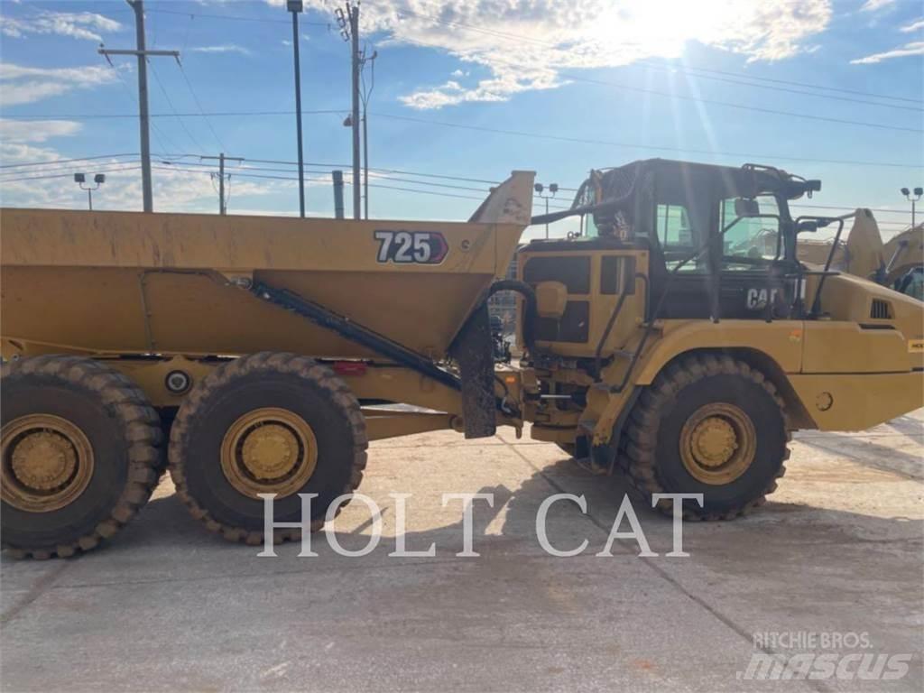 CAT 725 鉸接式起吊車