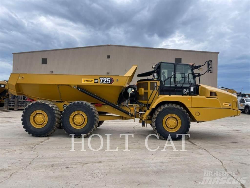 CAT 725 鉸接式起吊車