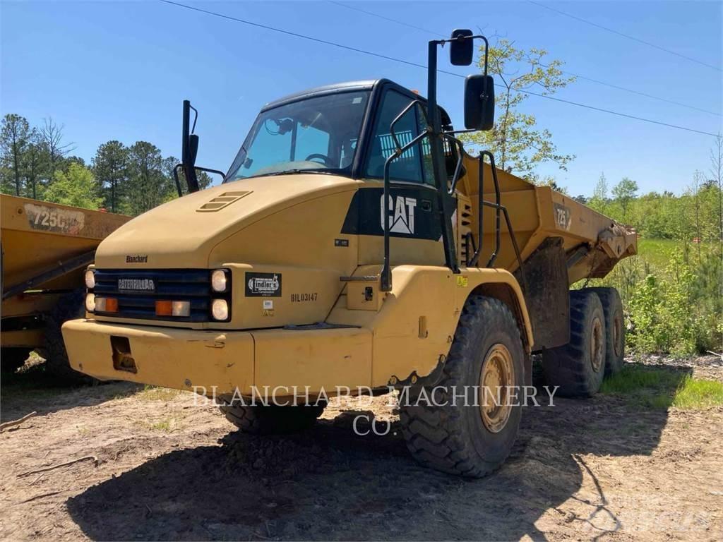 CAT 725 鉸接式起吊車