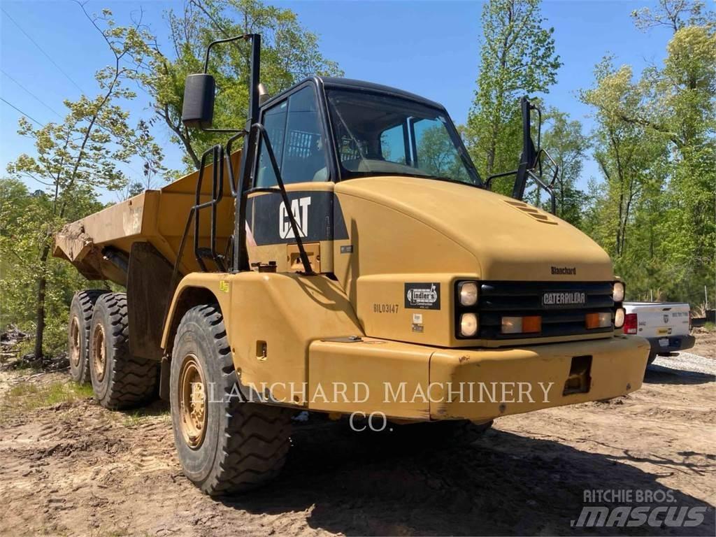 CAT 725 鉸接式起吊車