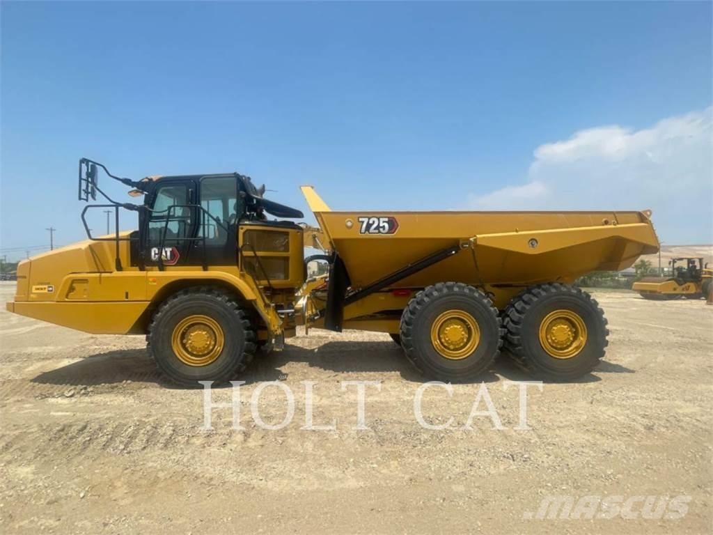 CAT 725 鉸接式起吊車
