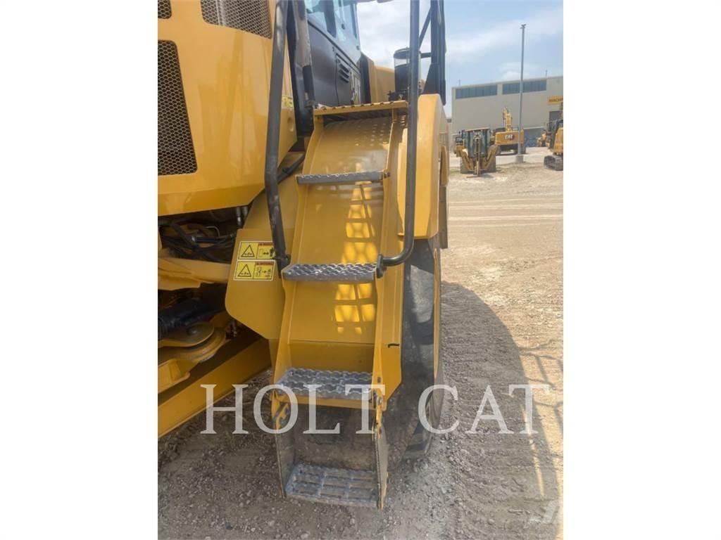 CAT 725 鉸接式起吊車