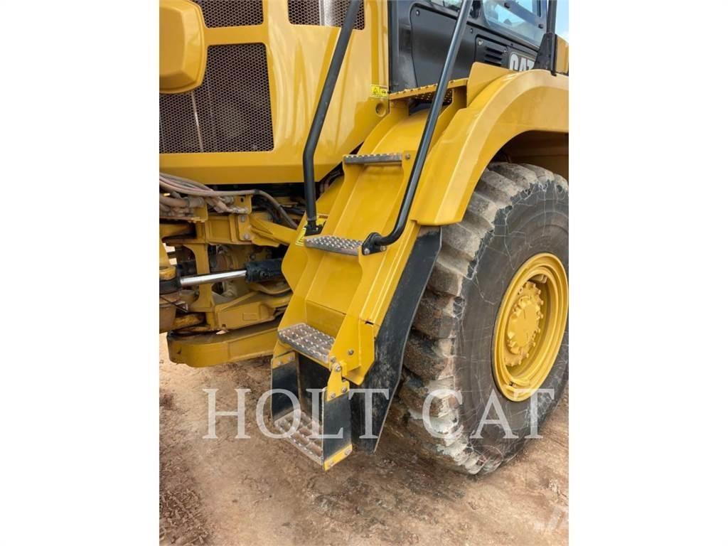 CAT 725 鉸接式起吊車