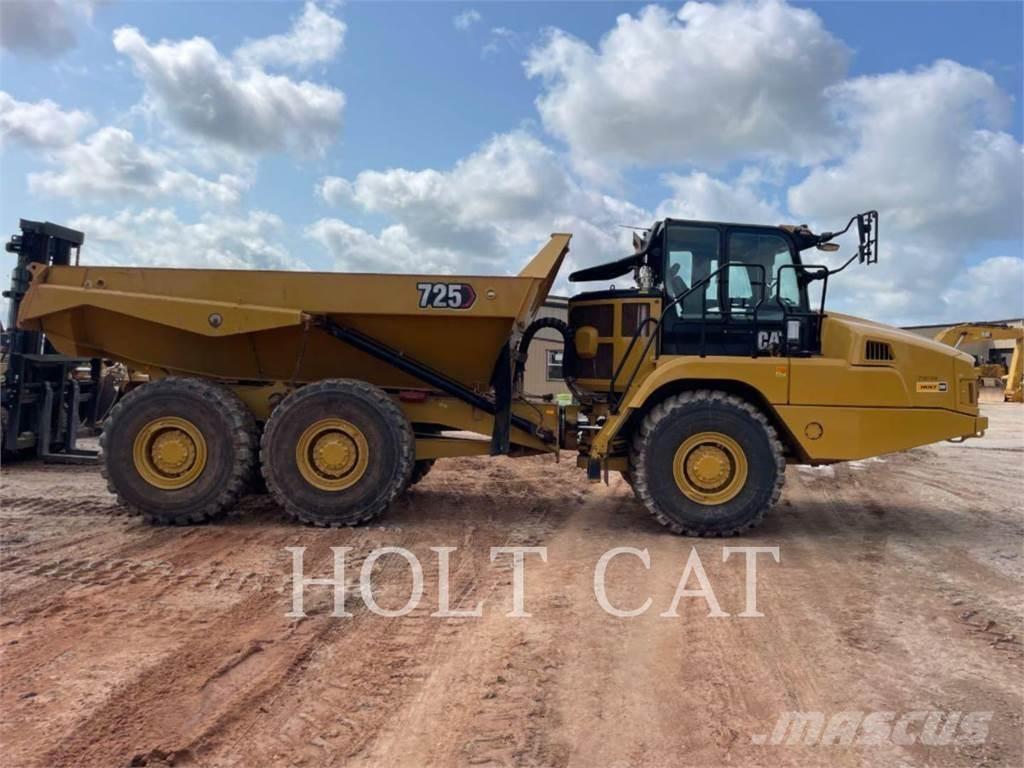 CAT 725 鉸接式起吊車